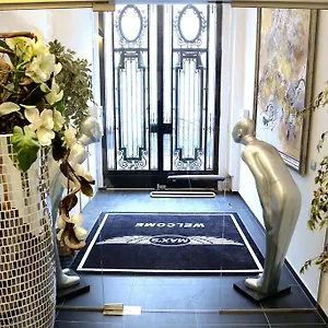 Royal Apartment